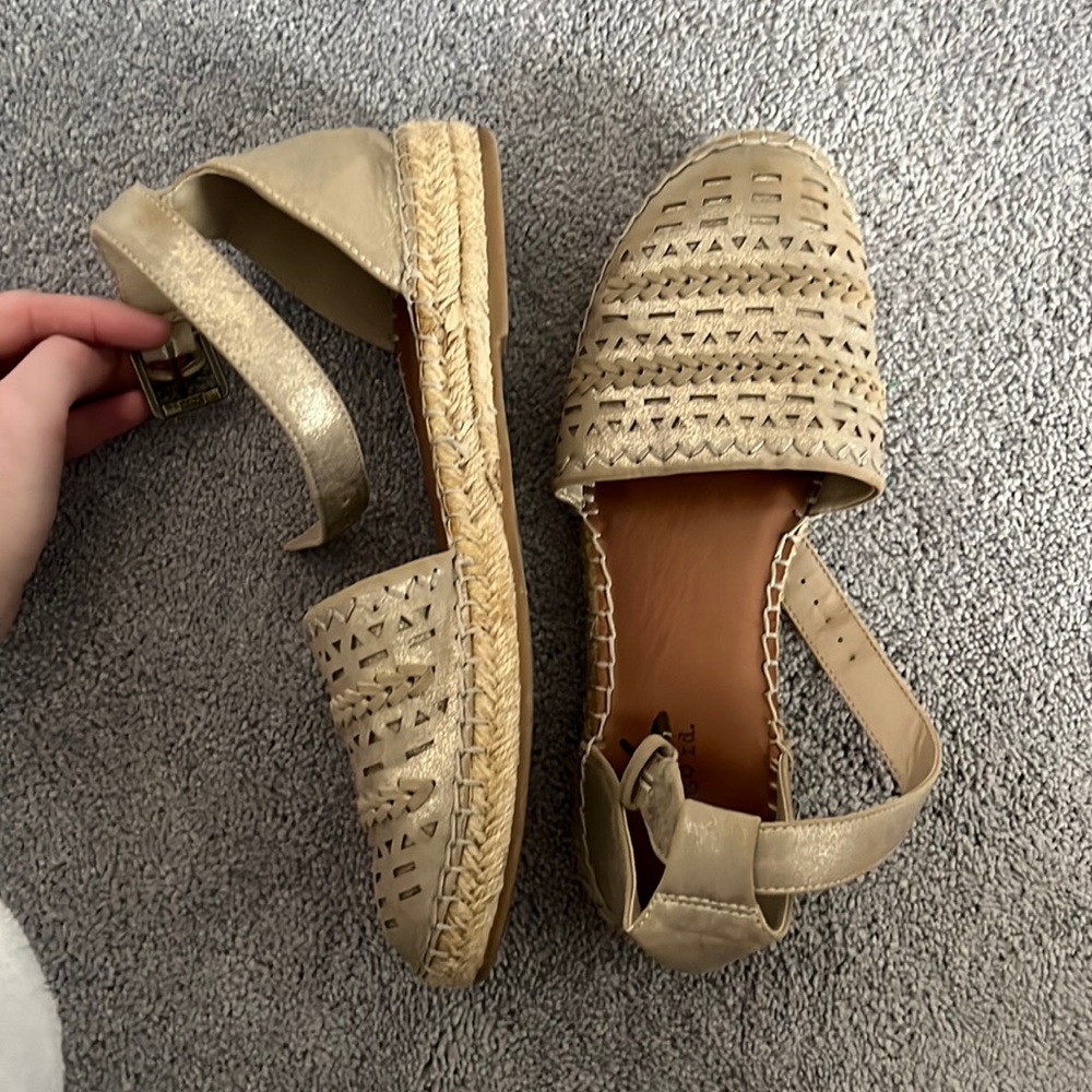 espadrille sandals